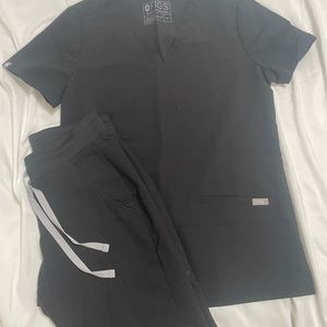 FIGS black jogger style scrub set